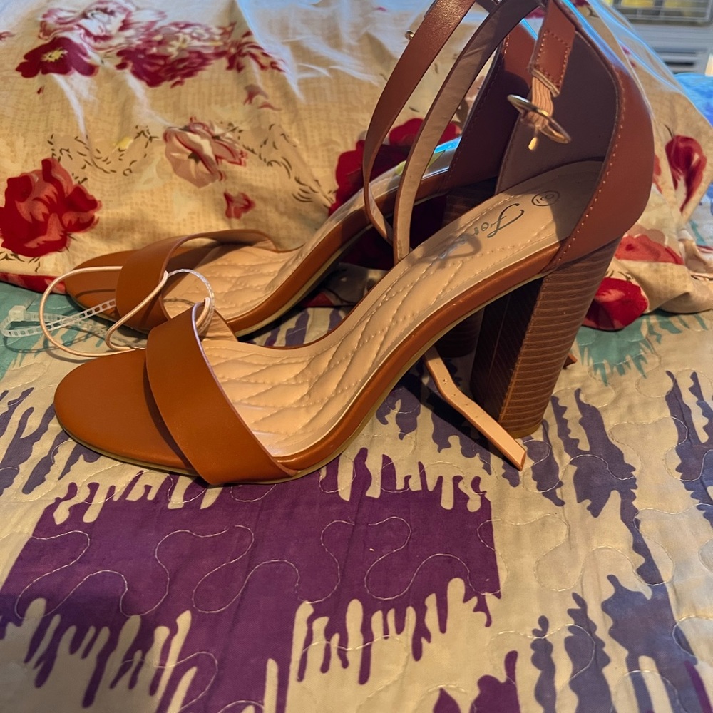 Brown heels new
